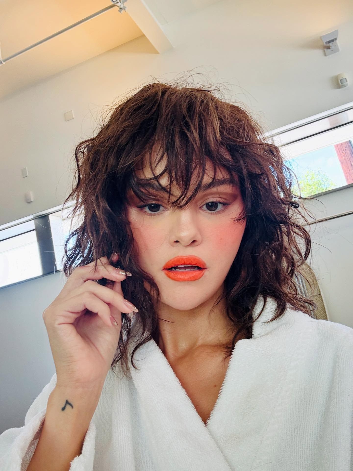Selena Gomez new haicut transformation 2025
